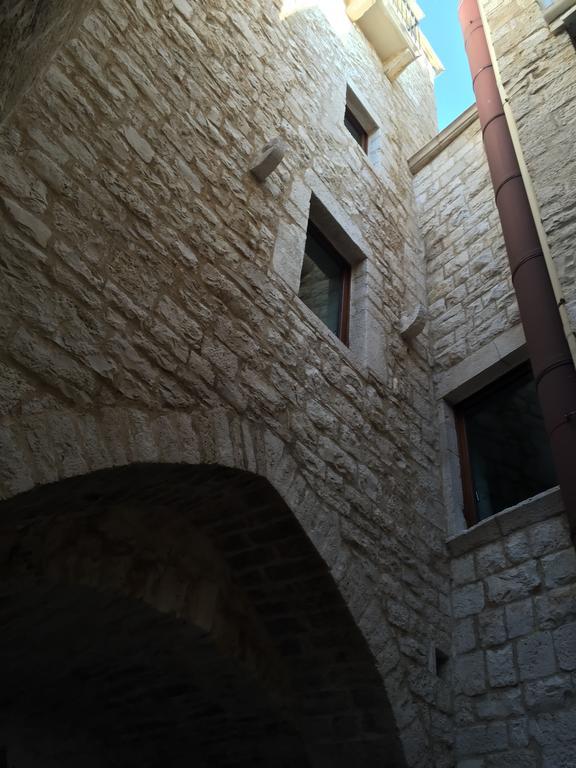 דירות ג'ובינאצו Casa Torre Di Mactheus Petraro חדר תמונה