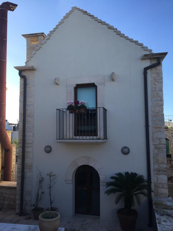 דירות ג'ובינאצו Casa Torre Di Mactheus Petraro מראה חיצוני תמונה