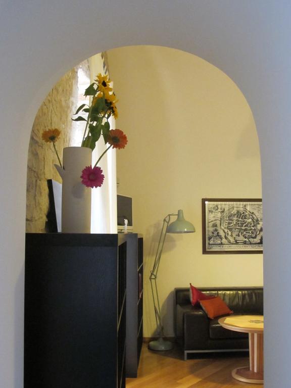 דירות ג'ובינאצו Casa Torre Di Mactheus Petraro מראה חיצוני תמונה
