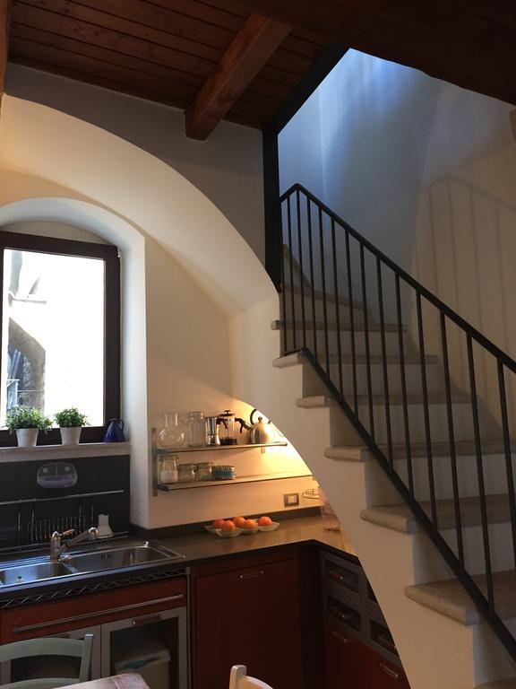 דירות ג'ובינאצו Casa Torre Di Mactheus Petraro חדר תמונה