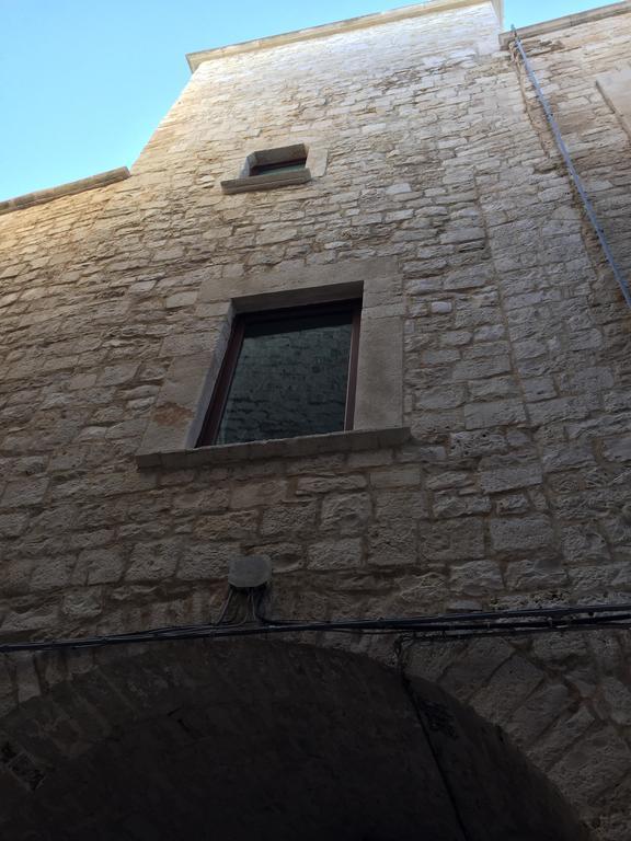 דירות ג'ובינאצו Casa Torre Di Mactheus Petraro חדר תמונה