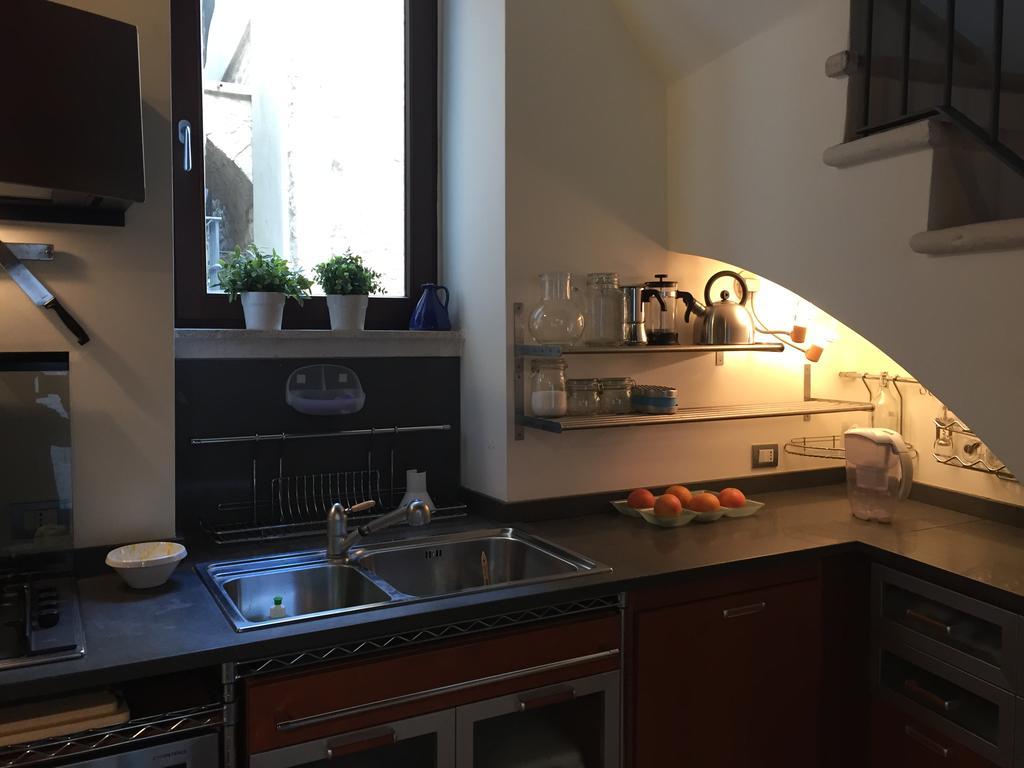דירות ג'ובינאצו Casa Torre Di Mactheus Petraro חדר תמונה