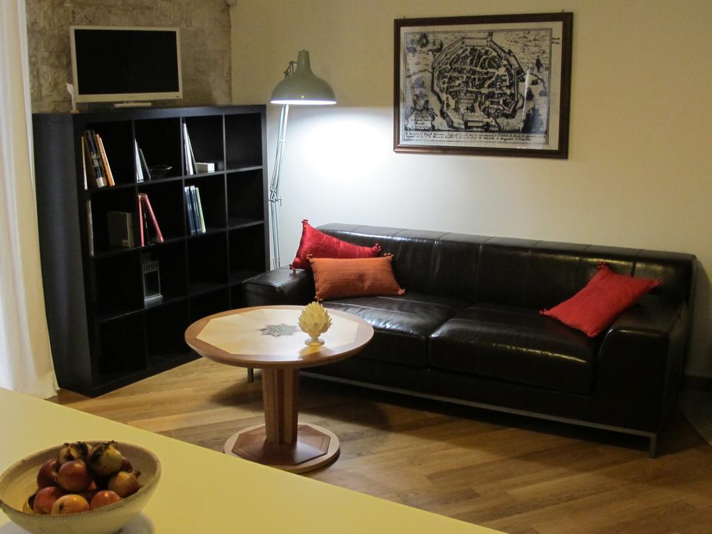 דירות ג'ובינאצו Casa Torre Di Mactheus Petraro חדר תמונה