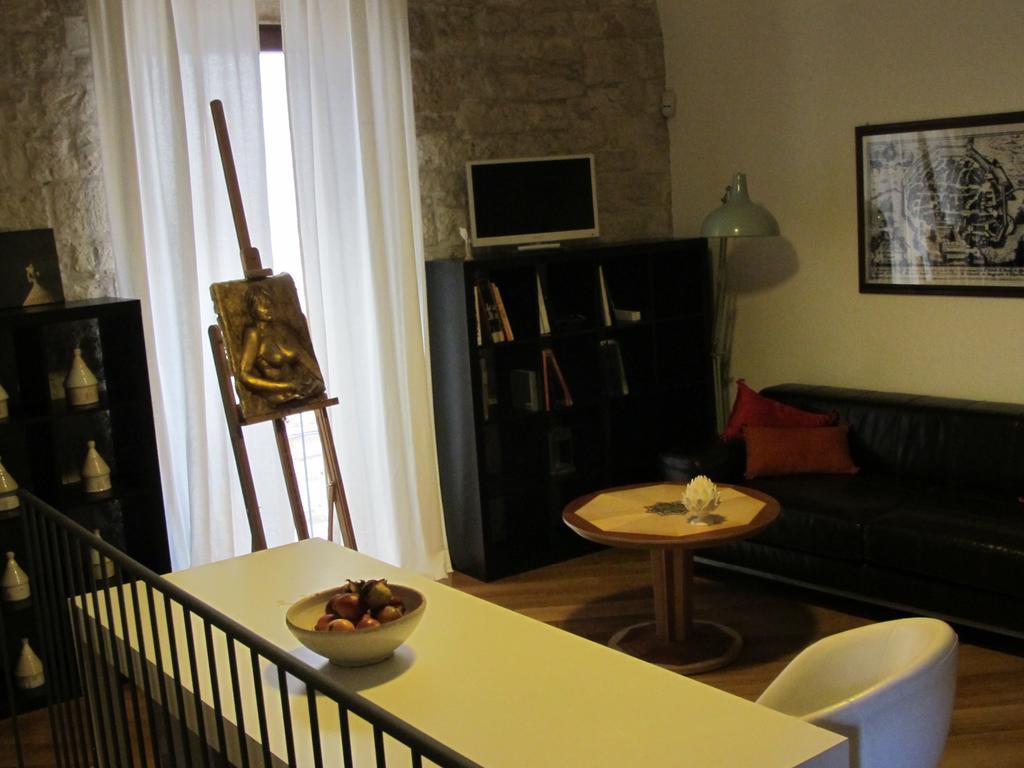 דירות ג'ובינאצו Casa Torre Di Mactheus Petraro חדר תמונה