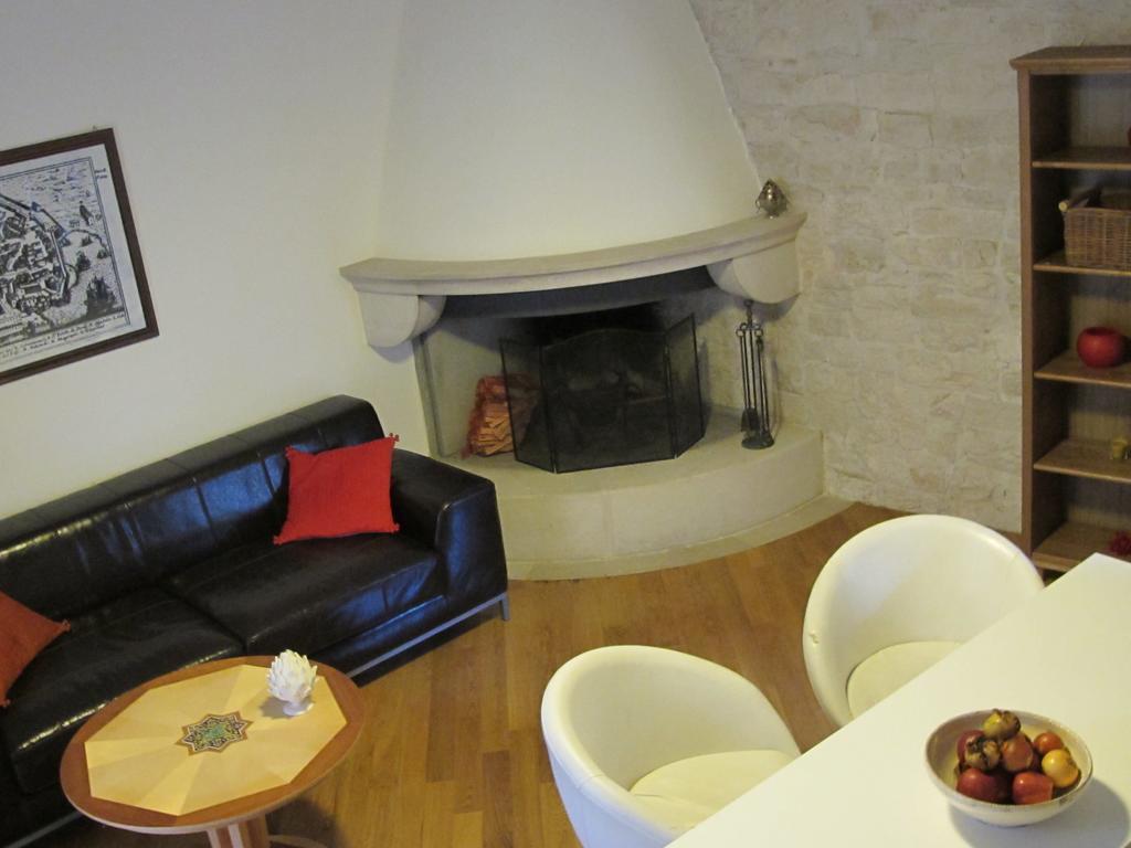 דירות ג'ובינאצו Casa Torre Di Mactheus Petraro מראה חיצוני תמונה